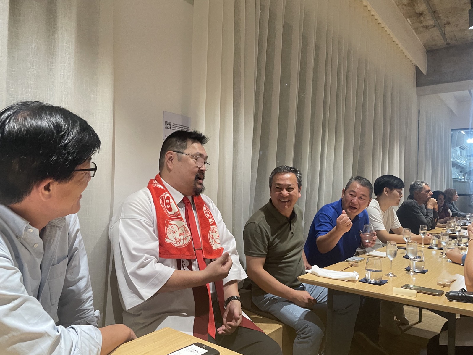 現地パートナーとの会食・交流の様子
