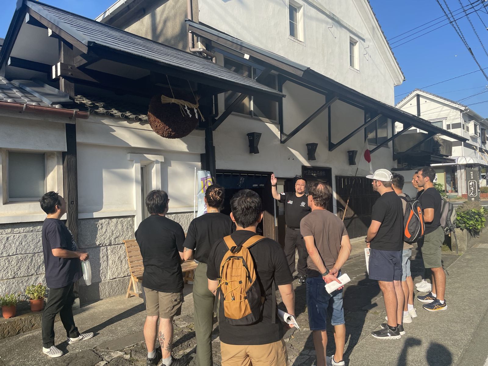 地元商店街を巡るツアー参加者